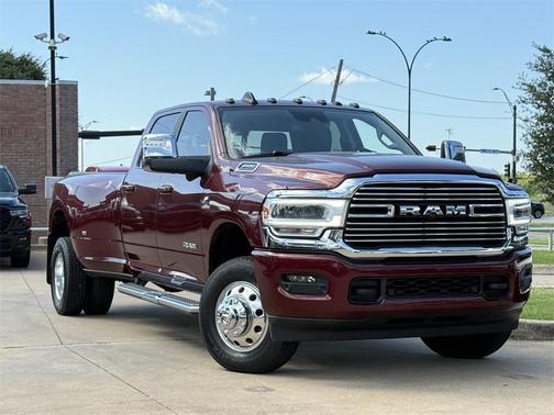 2024 RAM 3500 Laramie Crew Cab 4x4 8' Box