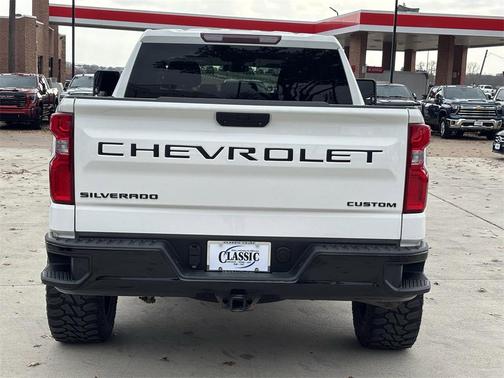 2022 Chevrolet Silverado 1500 Custom Trail Boss