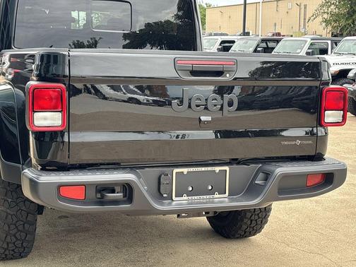 Black Clearcoat 2026 Jeep Gladiator Texas Trail 4x4