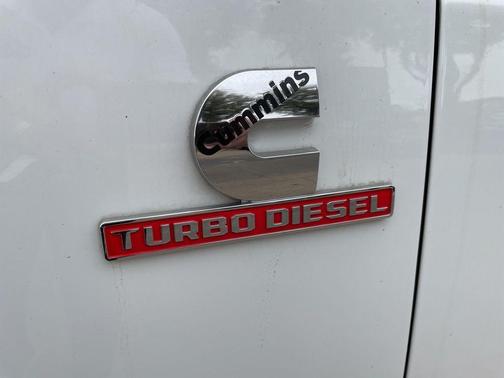 Bright White Clearcoat 2024 RAM 2500 Laramie Crew Cab 4x4 6'4' Box