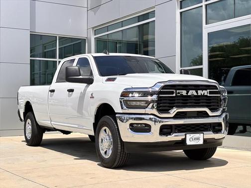2025 RAM 2500 Tradesman Crew Cab 4x4 8' Box