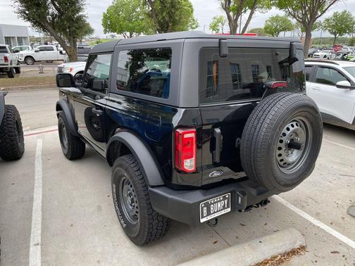 Shadow Black 2022 Ford Bronco Base