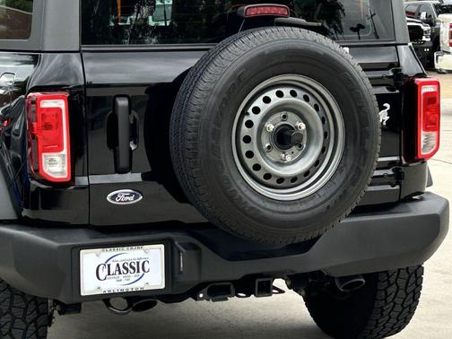 Shadow Black 2022 Ford Bronco Base