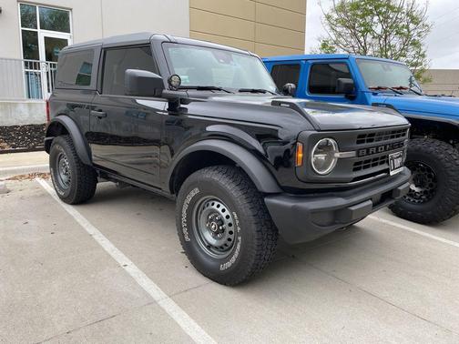 Shadow Black 2022 Ford Bronco Base