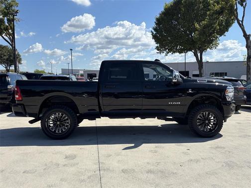 2024 RAM 2500 Laramie Crew Cab 4x4 6'4' Box