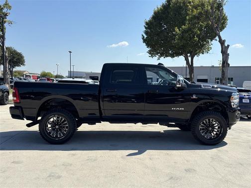 2024 RAM 2500 Laramie Crew Cab 4x4 6'4' Box