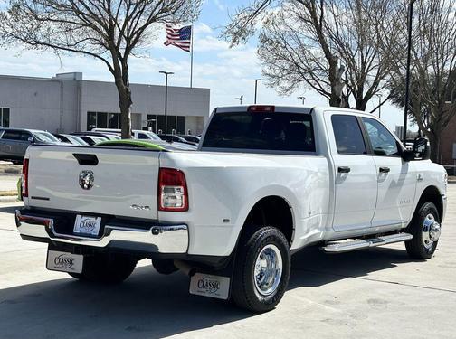 2024 RAM 3500 Big Horn Crew Cab 4x4 8' Box