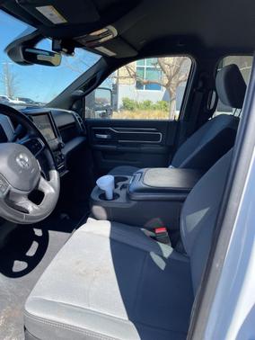 2024 RAM 3500 Big Horn Crew Cab 4x4 8' Box