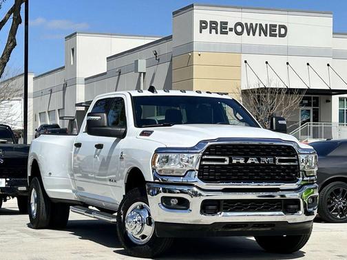 2024 RAM 3500 Big Horn Crew Cab 4x4 8' Box
