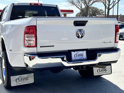 2024 RAM 3500 Big Horn Crew Cab 4x4 8' Box