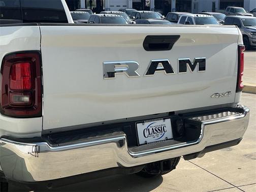 2025 RAM 2500 Tradesman Crew Cab 4x4 8' Box