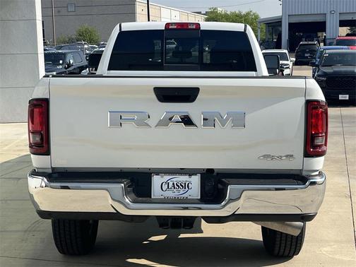 2025 RAM 2500 Tradesman Crew Cab 4x4 8' Box