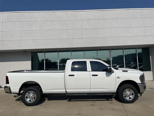 2025 RAM 2500 Tradesman Crew Cab 4x4 8' Box