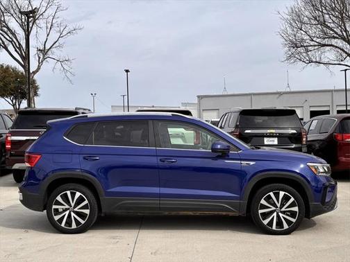 2024 Volkswagen Taos 1.5T SE