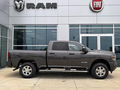 2025 RAM 2500 Big Horn Crew Cab 4x4 6'4' Box