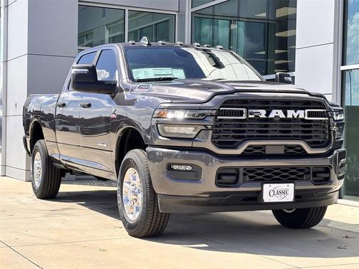 2025 RAM 2500 Big Horn Crew Cab 4x4 6'4' Box