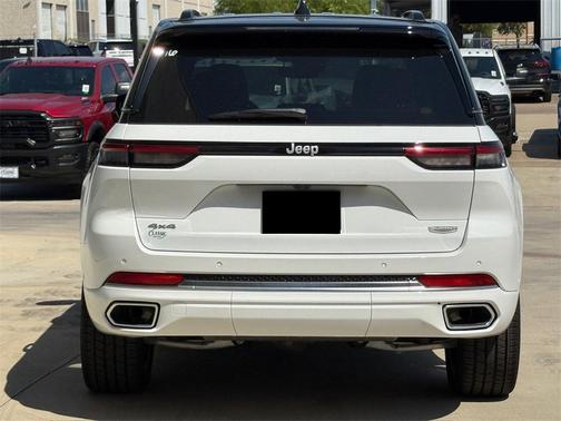 2025 Jeep Grand Cherokee Summit