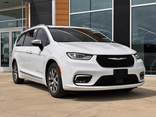 2025 Chrysler Pacifica L