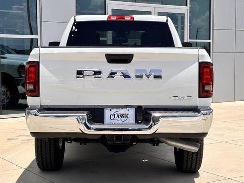 2025 RAM 2500 Tradesman Crew Cab 4x4 6'4' Box