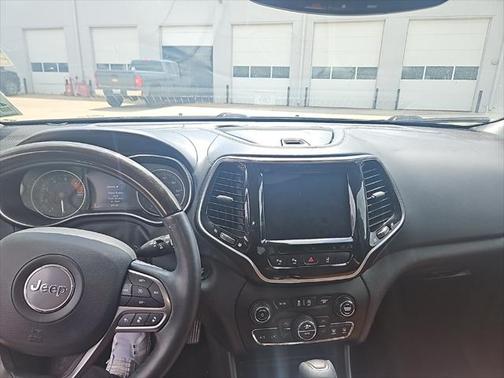 2019 Jeep Cherokee Overland