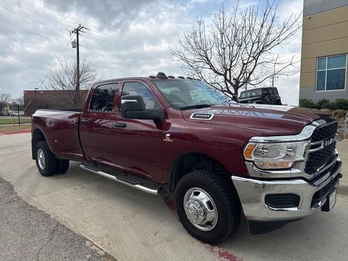 2024 RAM 3500 Tradesman Crew Cab 4x4 8' Box