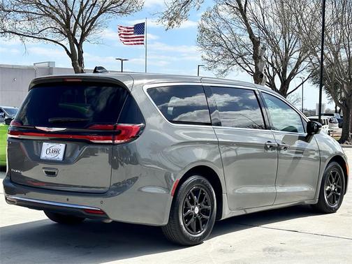 2025 Chrysler Pacifica L