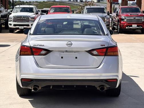 2023 Nissan Altima SR FWD