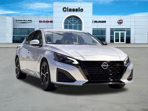 2023 Nissan Altima SR FWD