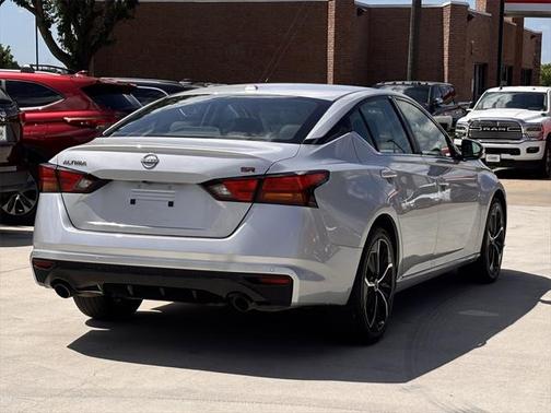 2023 Nissan Altima SR FWD