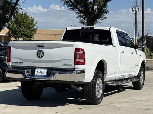2022 RAM 2500 Laramie Crew Cab 4x4 8' Box