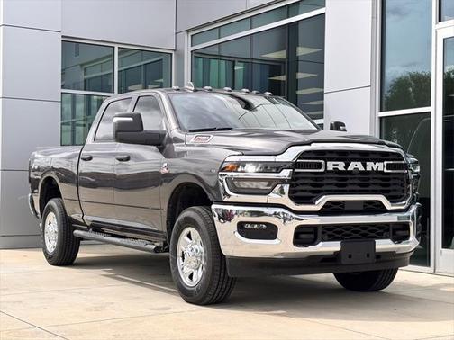 2025 RAM 2500 Tradesman Crew Cab 4x4 6'4' Box