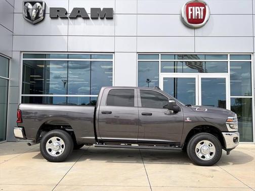 2025 RAM 2500 Tradesman Crew Cab 4x4 6'4' Box