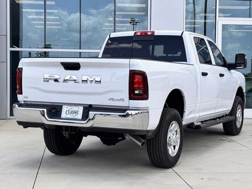 2025 RAM 2500 Tradesman Crew Cab 4x4 6'4' Box