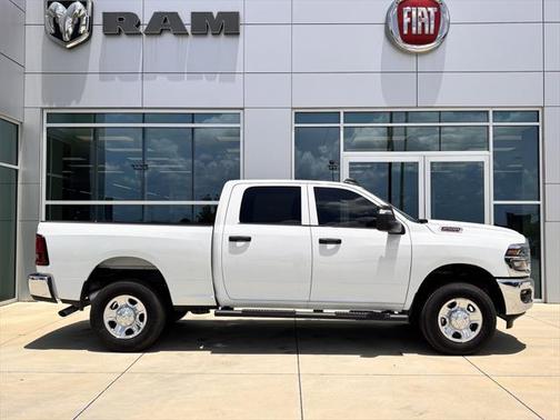 2025 RAM 2500 Tradesman Crew Cab 4x4 6'4' Box