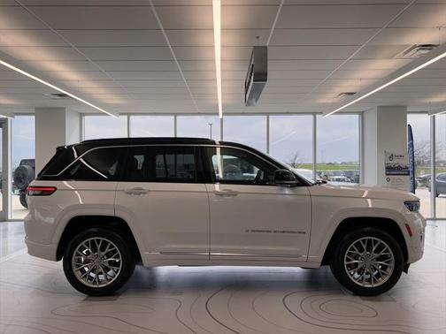 2025 Jeep Grand Cherokee Summit
