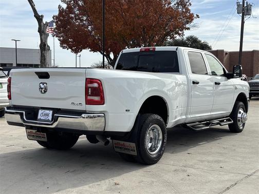 2024 RAM 3500 Tradesman Crew Cab 4x4 8' Box