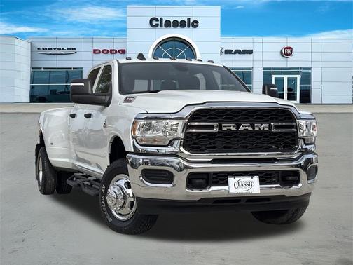 2024 RAM 3500 Tradesman Crew Cab 4x4 8' Box
