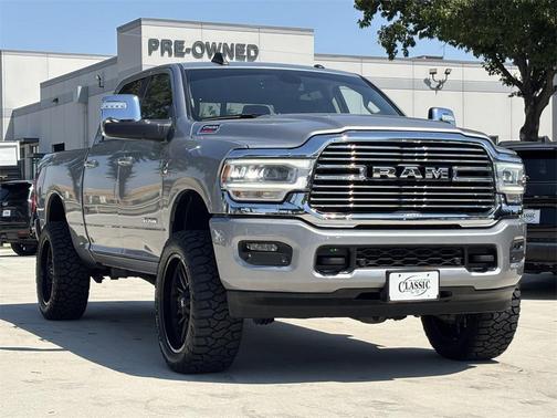 2024 RAM 2500 Laramie Crew Cab 4x4 6'4' Box