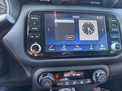 Scarlet Ember Tintcoat/Super Black 2021 Nissan Kicks SR