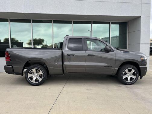 Granite Crystal Metallic Clearcoat 2026 RAM 1500 Express