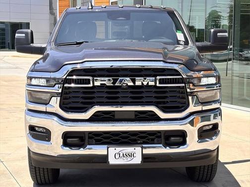 2025 RAM 2500 Tradesman Crew Cab 4x4 6'4' Box