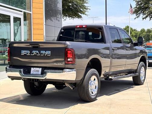 2025 RAM 2500 Tradesman Crew Cab 4x4 6'4' Box