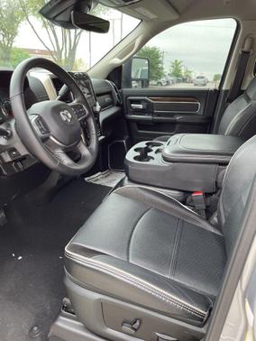 Billet Silver Metallic Clearcoat 2024 RAM 2500 Laramie Crew Cab 4x4 6'4' Box