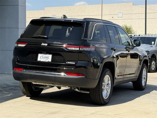2025 Jeep Grand Cherokee Laredo