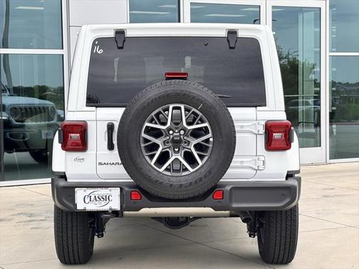 2025 Jeep Wrangler 4-Door Sahara 4x4