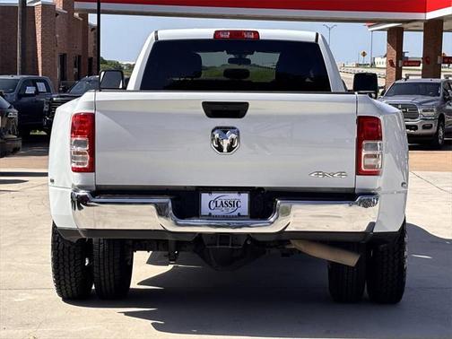 2024 RAM 3500 Tradesman Crew Cab 4x4 8' Box