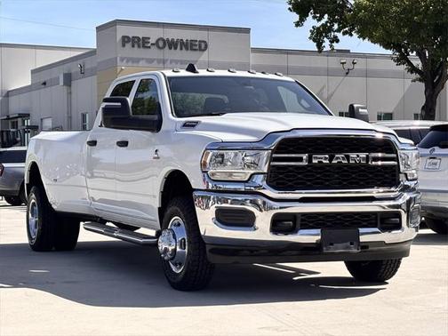 2024 RAM 3500 Tradesman Crew Cab 4x4 8' Box