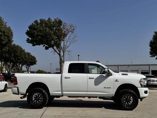 2023 RAM 2500 Laramie Crew Cab 4x4 6'4' Box
