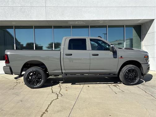 2026 RAM 2500 Tradesman Crew Cab 4x4 6'4' Box