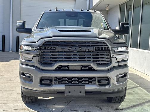 2026 RAM 2500 Tradesman Crew Cab 4x4 6'4' Box